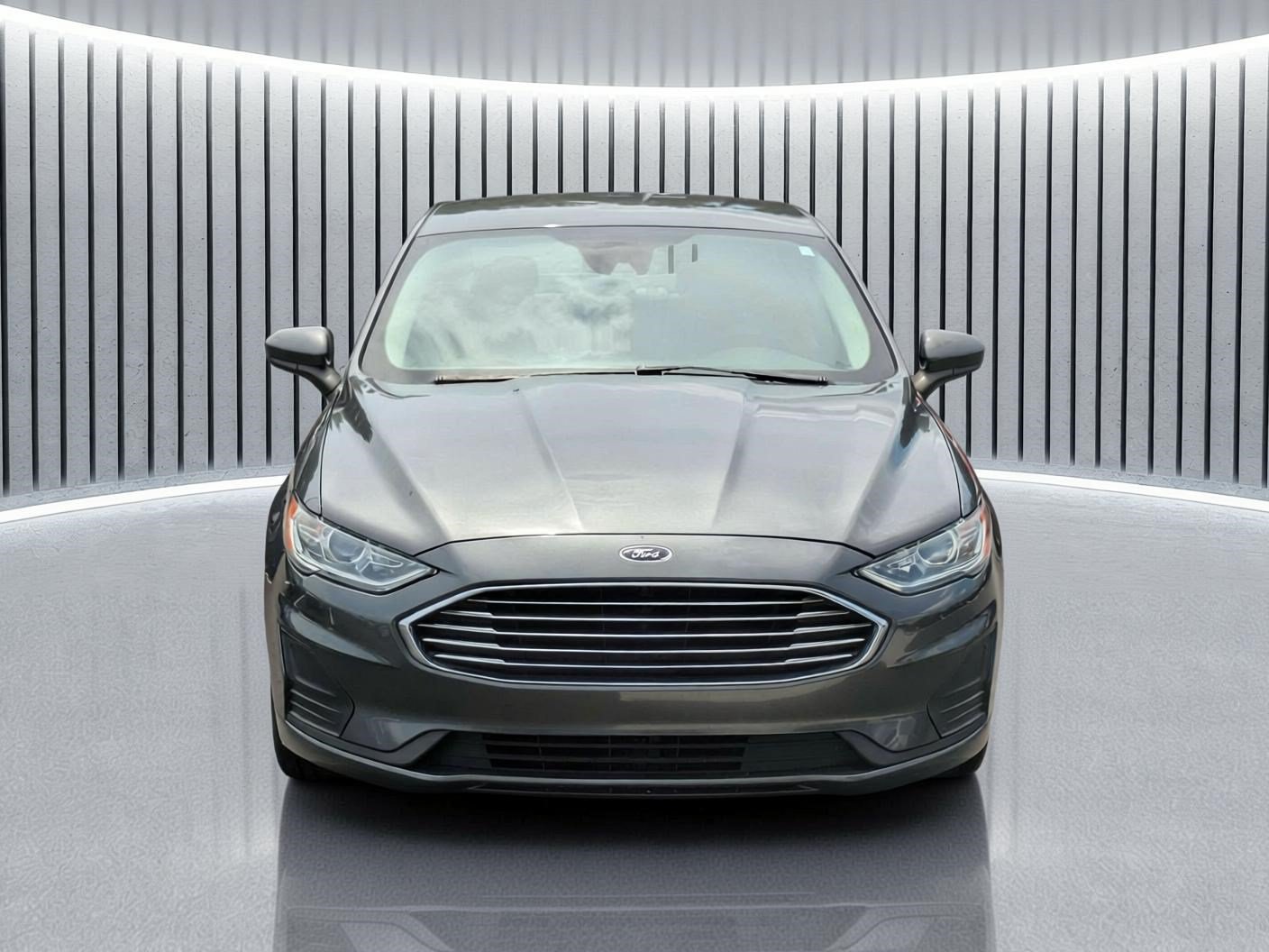 Used 2020 Ford Fusion SE FWD image 12