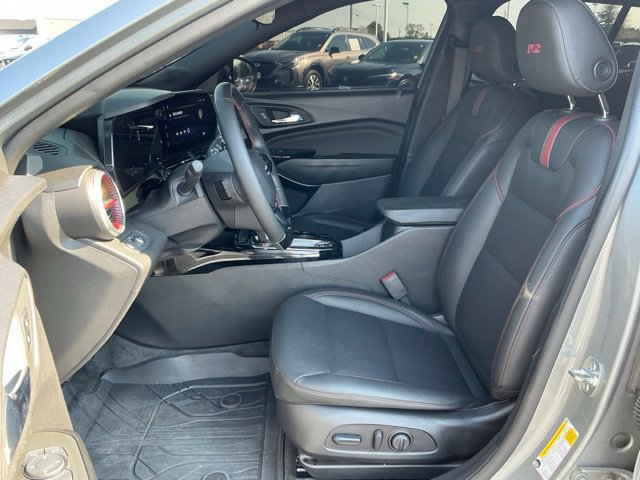Used 2026 Chevrolet Trax RS FWD image 17