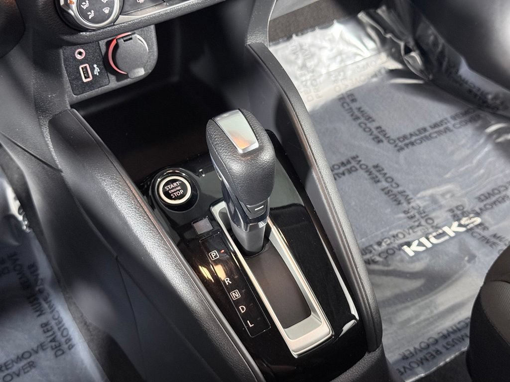 Certified 2020 Nissan Kicks S FWD image 17