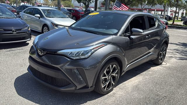 Used 2022 Toyota C-HR XLE FWD image 3