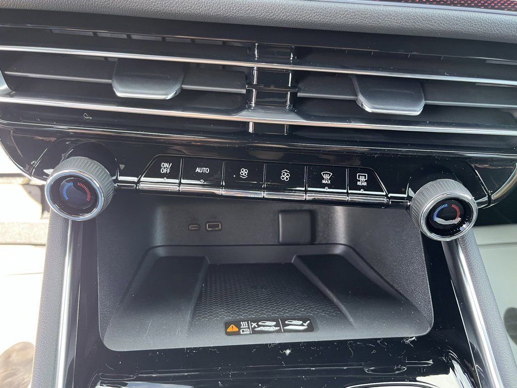 New 2026 Chevrolet Traverse Z71 w/ Enhanced Driving Package image 9