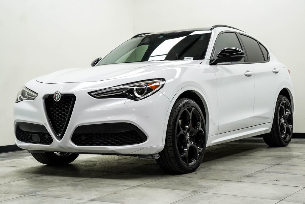 Used 2023 Alfa Romeo Stelvio Veloce image 7