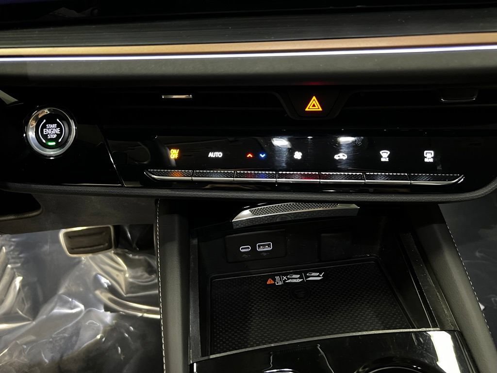Certified 2025 Buick Envision Sport Touring AWD/4WD image 25