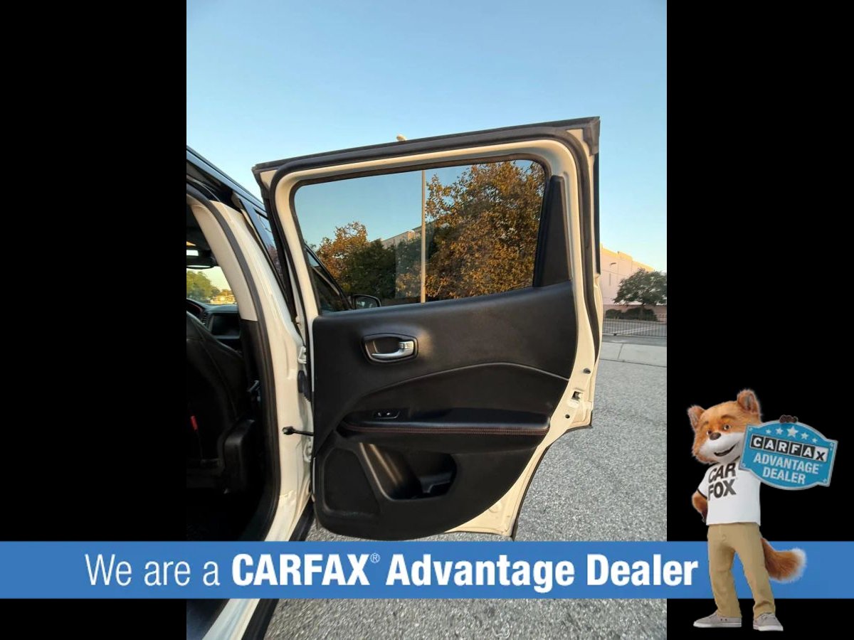 Used 2020 Jeep Compass Trailhawk AWD/4WD image 37