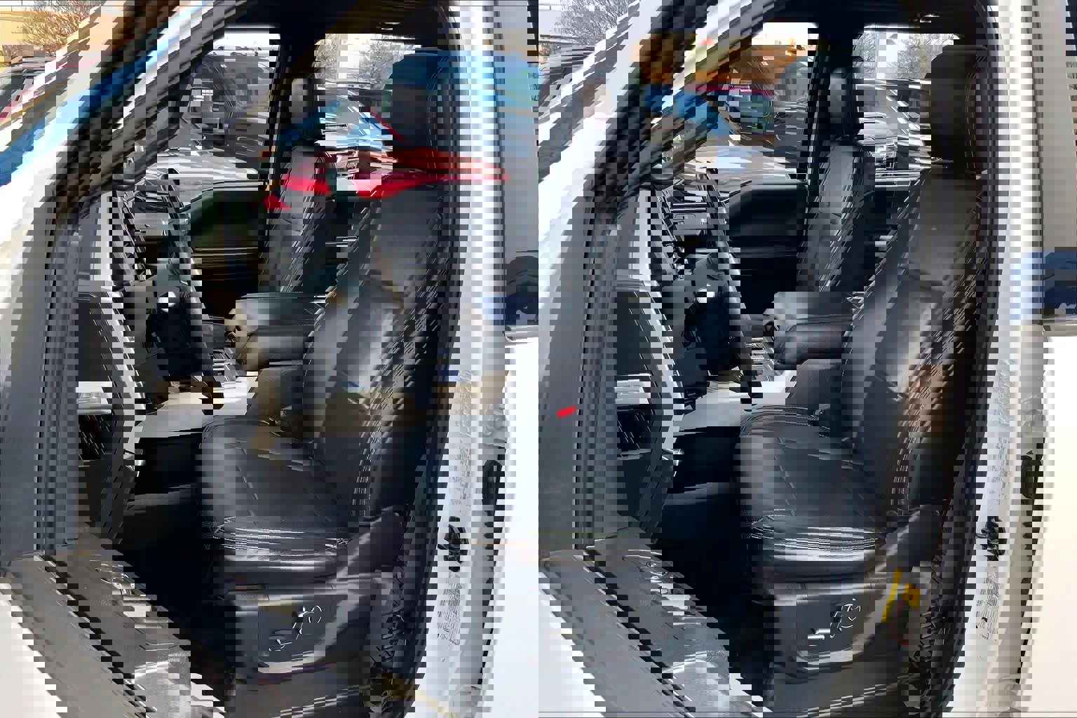 Used 2017 Ford F150 Lariat w/ Equipment Group 501A Mid image 8