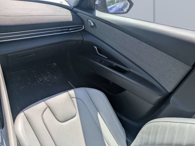 Used 2024 Hyundai Elantra Limited FWD image 16