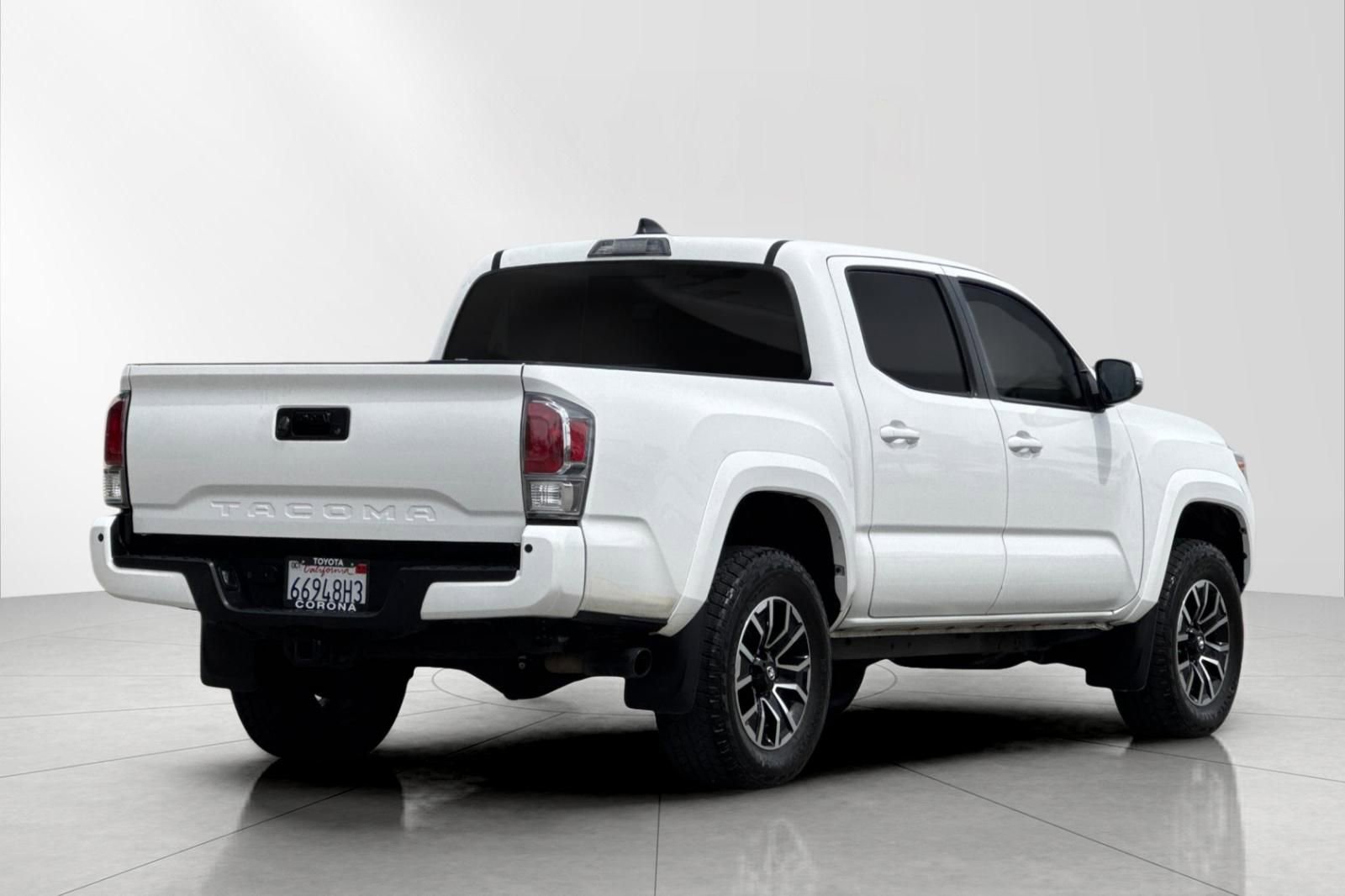 Used 2021 Toyota Tacoma TRD Sport w/ Technology Package image 4