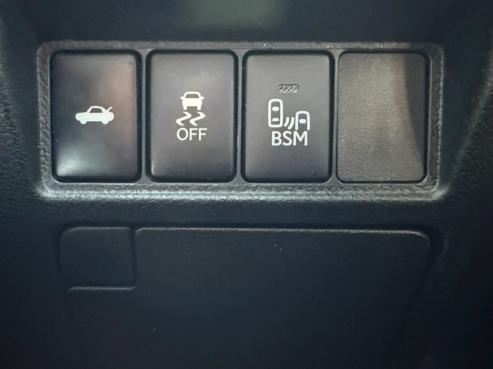 Used 2015 Toyota Avalon XLE Touring FWD image 18