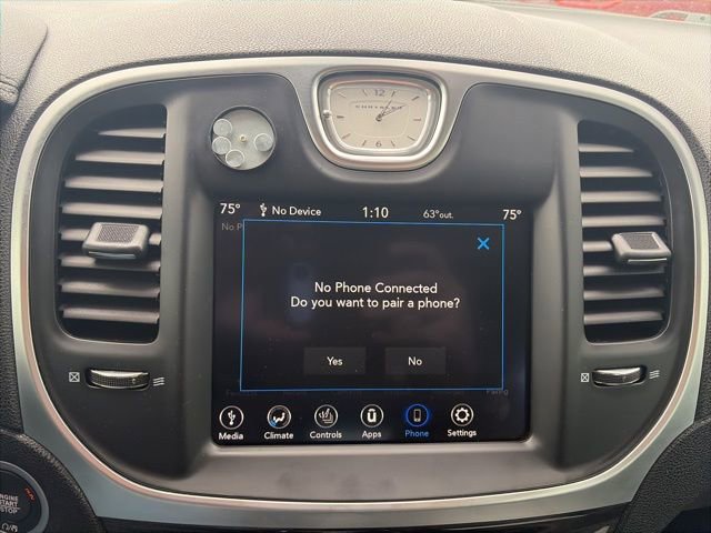 Used 2021 Chrysler 300 Touring L image 22