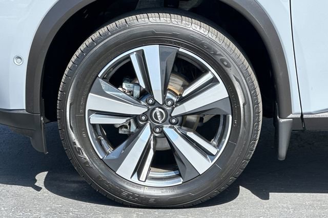 Used 2023 Nissan Rogue Platinum w/ Platinum Premium Package image 26