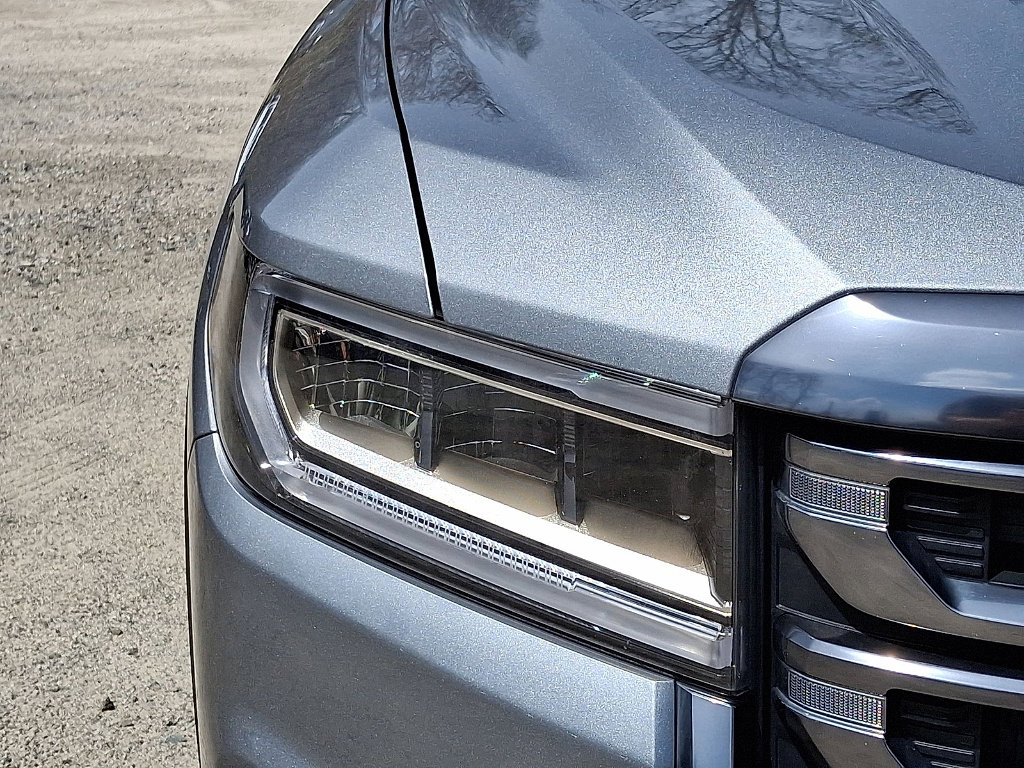 Used 2023 GMC Acadia AT4 w/ Technology Package AWD/4WD image 28