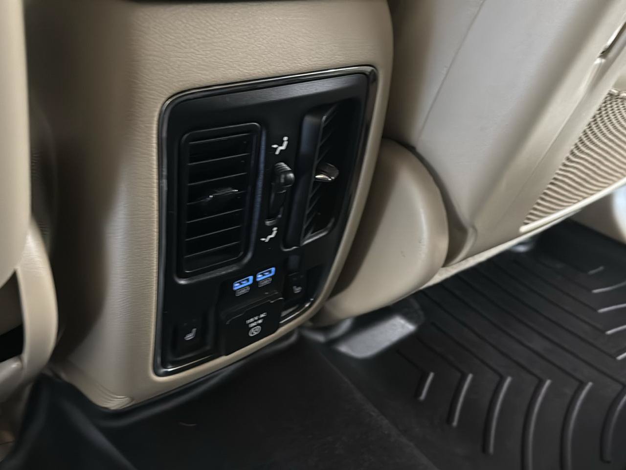 Used 2015 Jeep Grand Cherokee Overland AWD/4WD image 35