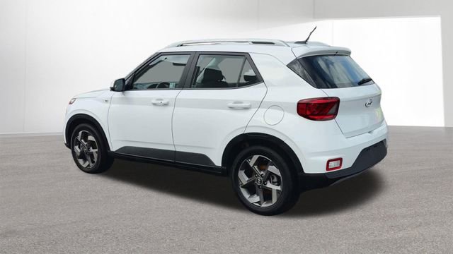 Used 2025 Hyundai Venue SEL image 6