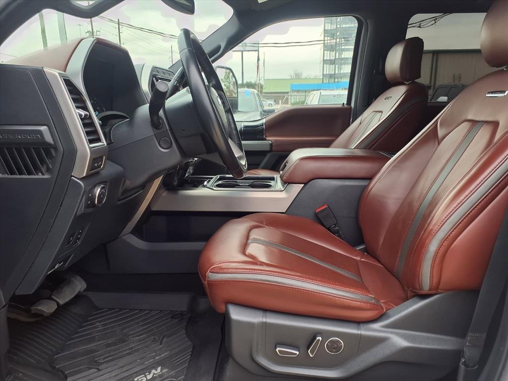 Used 2022 Ford F350 Platinum w/ FX4 Off-Road Package image 16