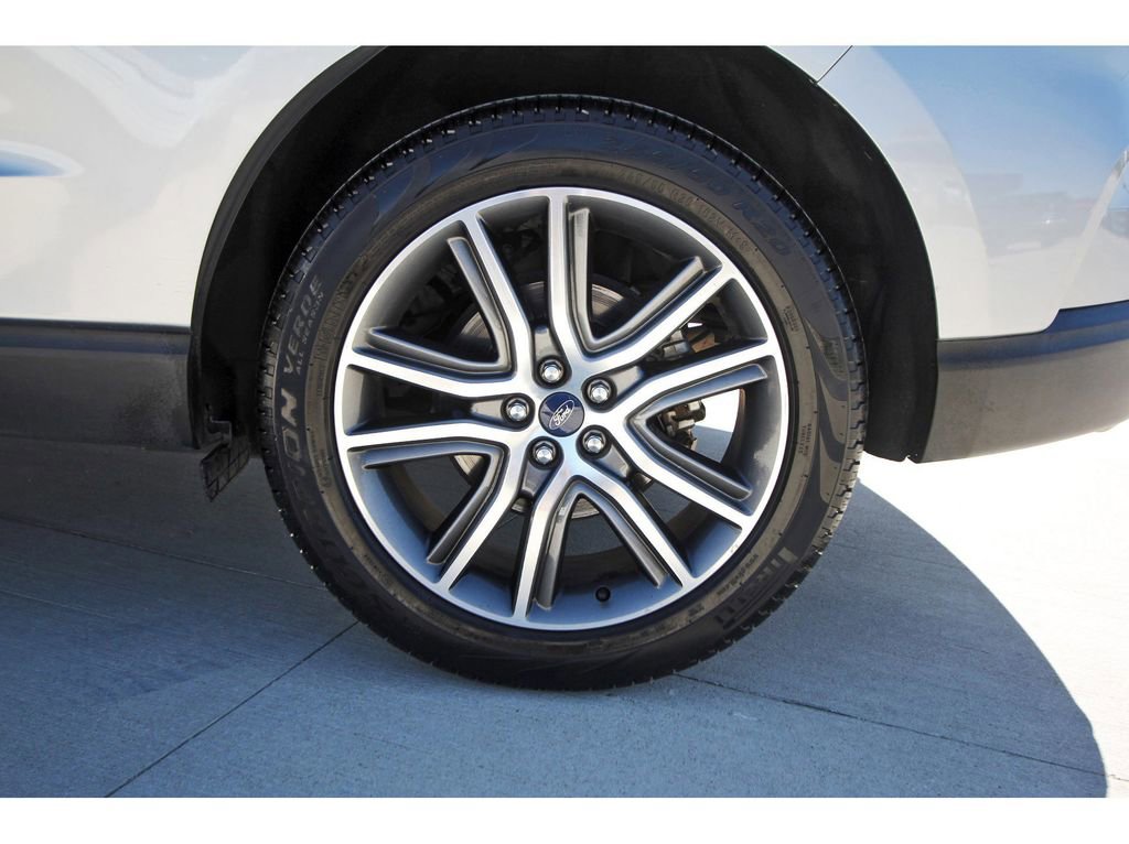 Certified 2021 Ford Edge Titanium image 30