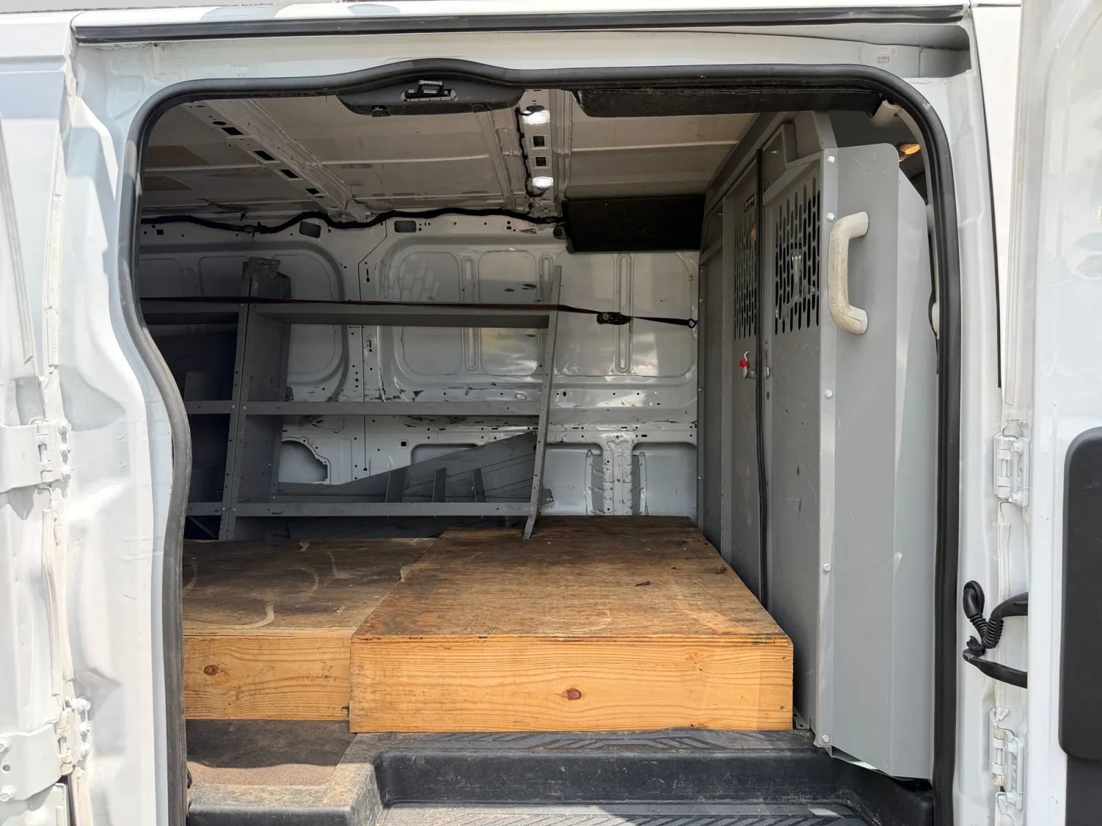 Used 2020 Ford Transit 250 Low Roof RWD image 31