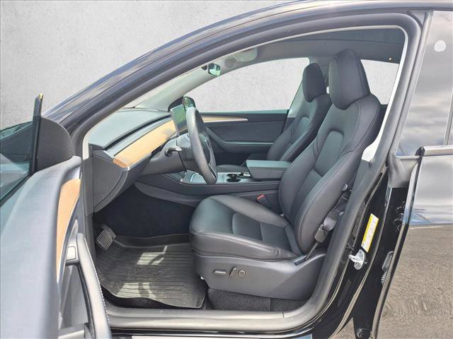Used 2024 Tesla Model Y Long Range AWD/4WD image 17
