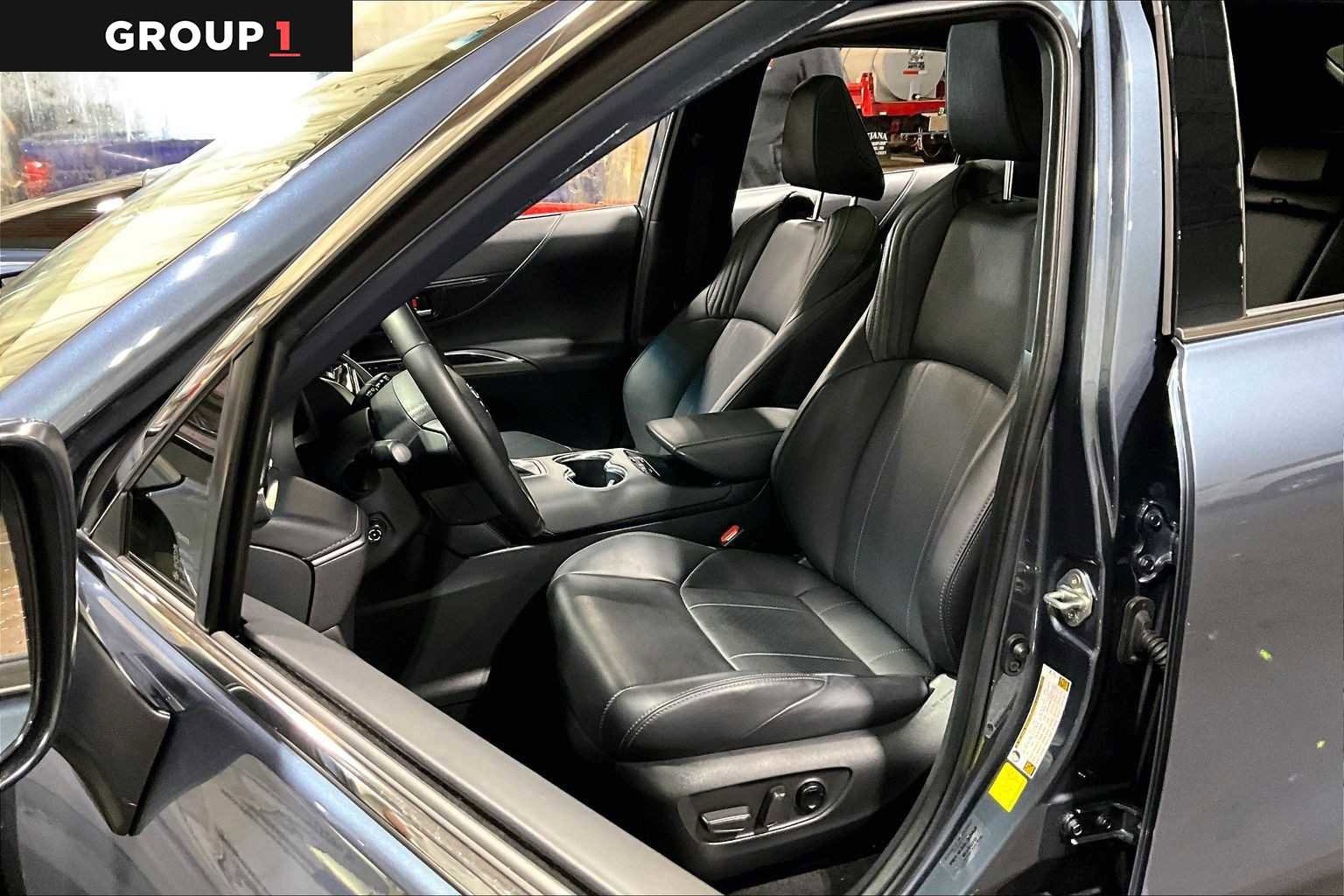 Used 2024 Toyota Venza Limited AWD/4WD image 8