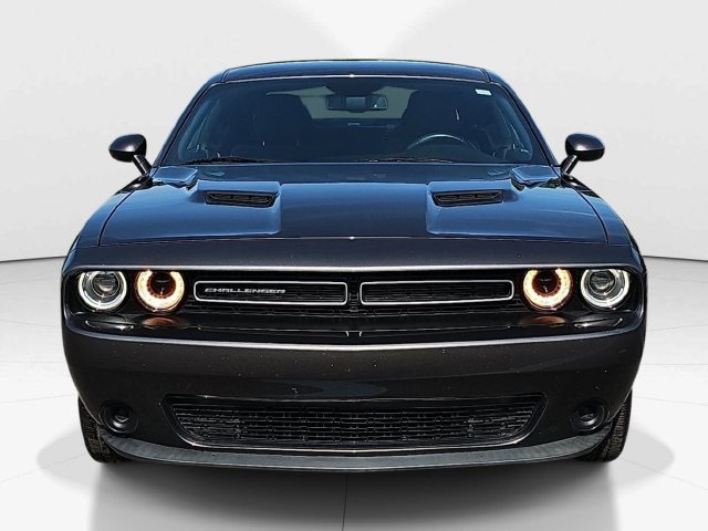 Used 2019 Dodge Challenger SXT RWD image 12