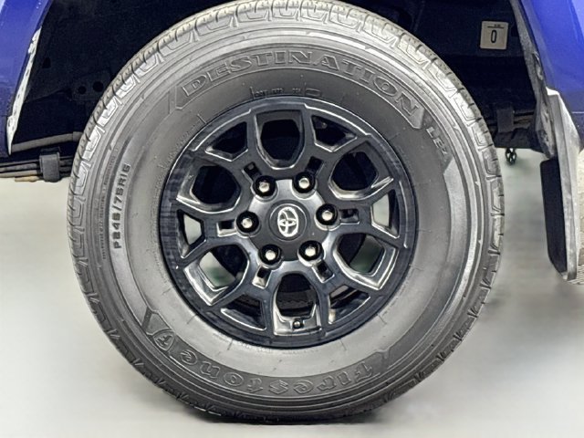 Used 2022 Toyota Tacoma SR5 RWD image 28