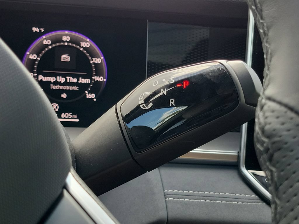 New 2026 Volkswagen Tiguan SE R-Line FWD image 10