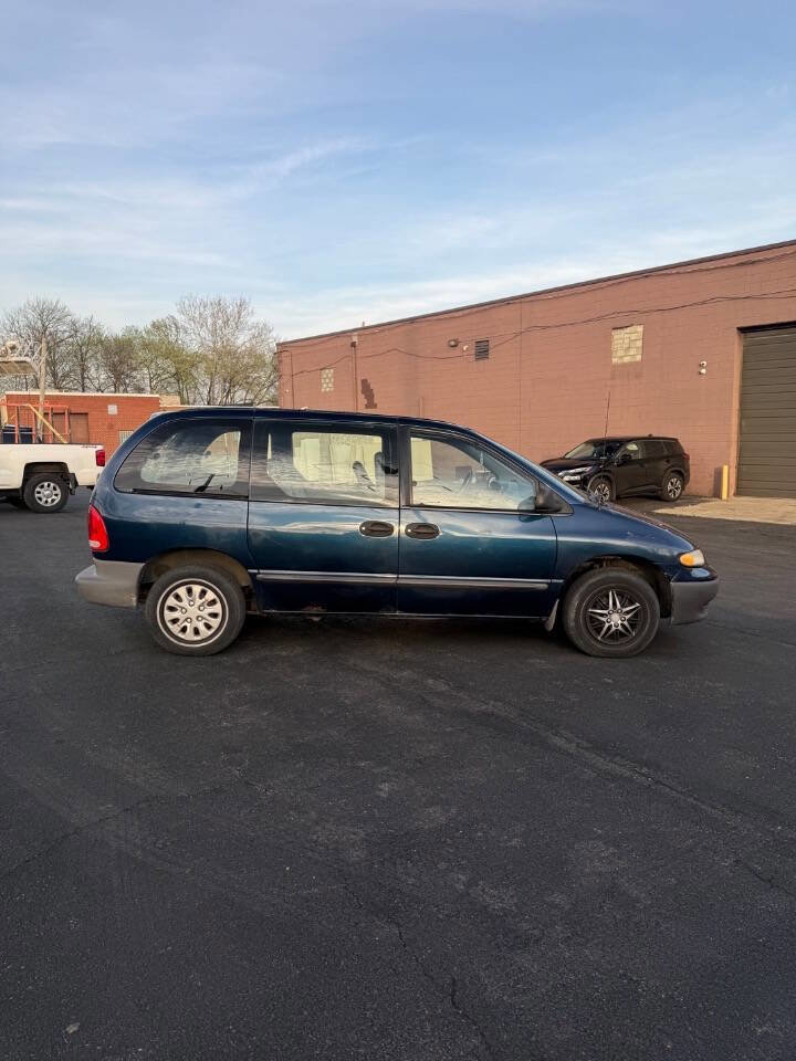 Used 2000 Plymouth Voyager FWD image 7