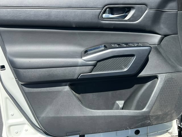 Used 2023 Nissan Pathfinder SL w/ SL Premium Package AWD/4WD image 17