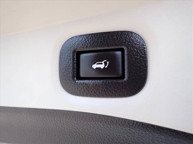 Used 2019 Nissan Rogue SV AWD/4WD image 9