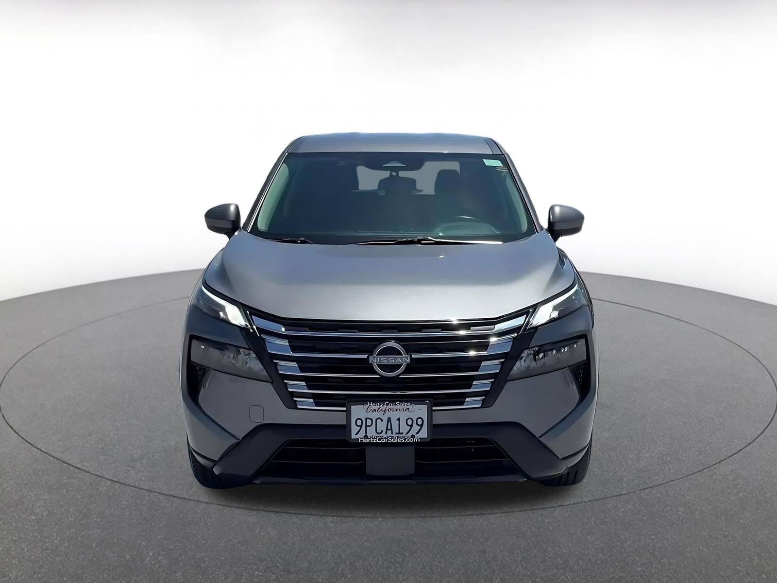 Used 2025 Nissan Rogue SV FWD image 4