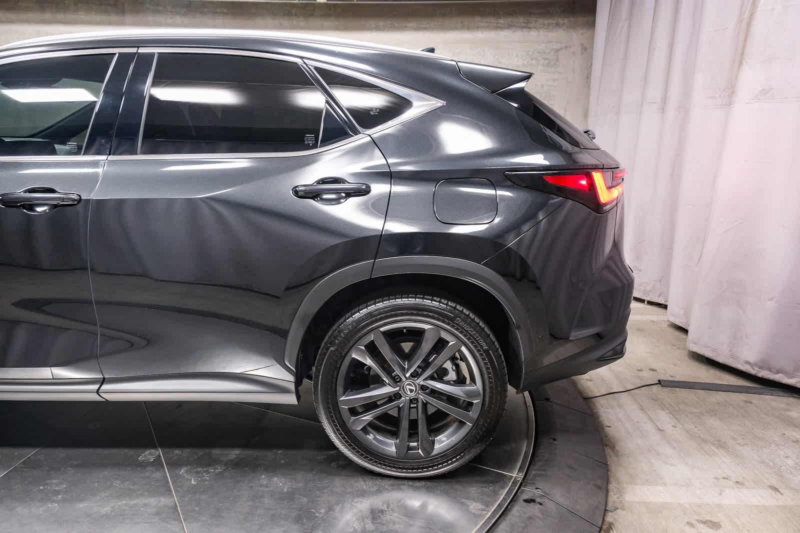 Used 2025 Lexus NX 450h+ AWD w/ Towing Package (2000 Lbs) image 8