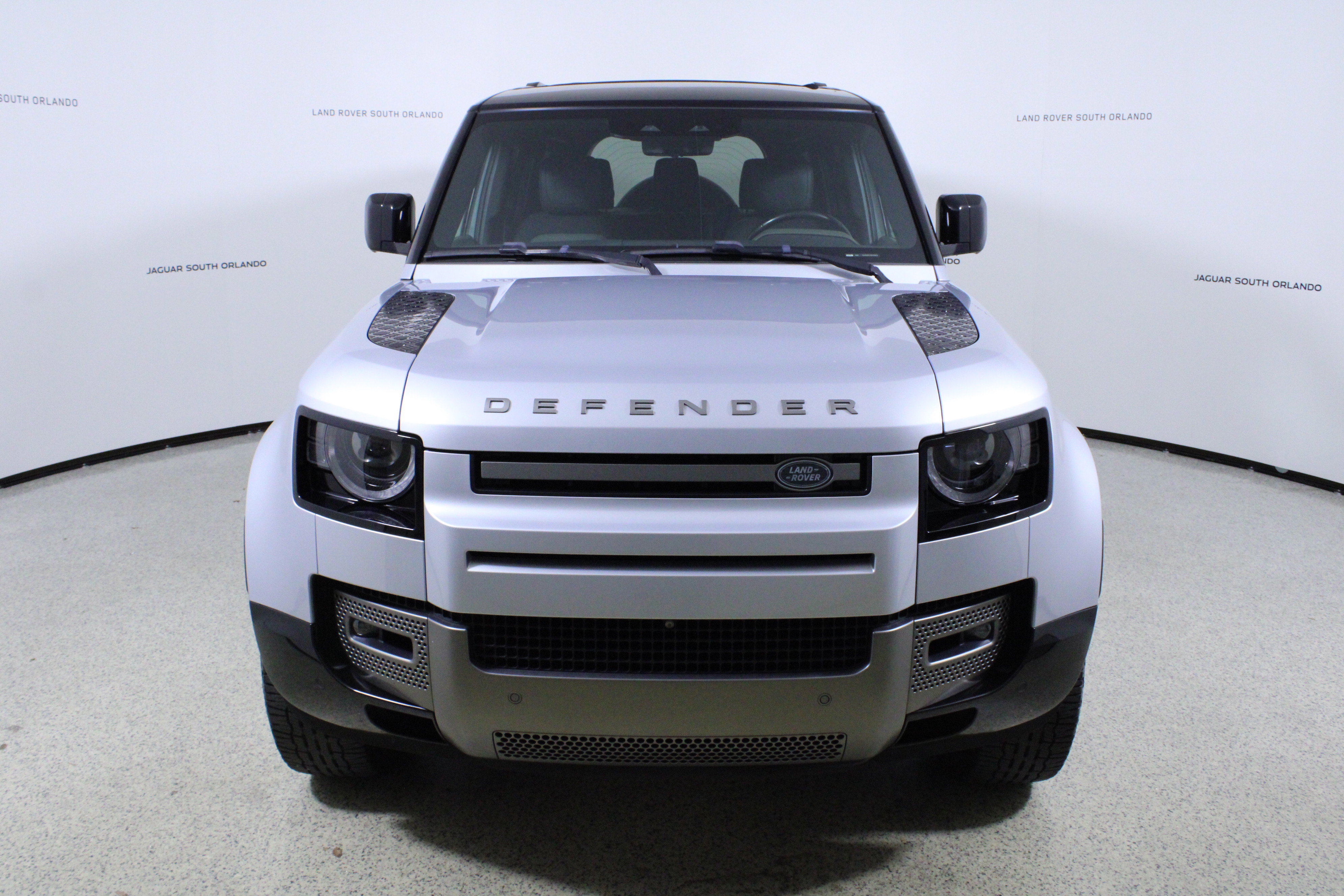 Used 2021 Land Rover Defender 110 X-Dynamic HSE image 2