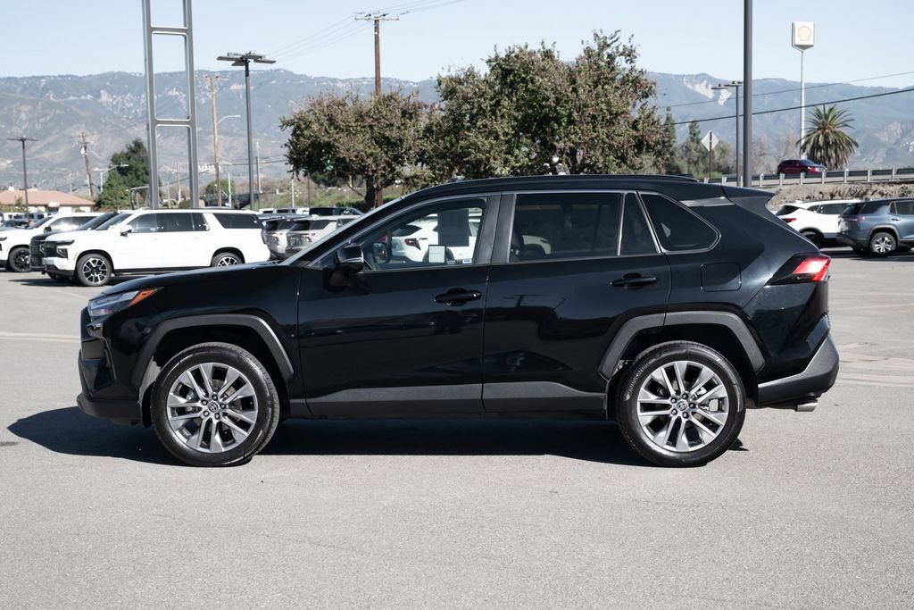 Used 2023 Toyota RAV4 XLE Premium AWD/4WD image 7