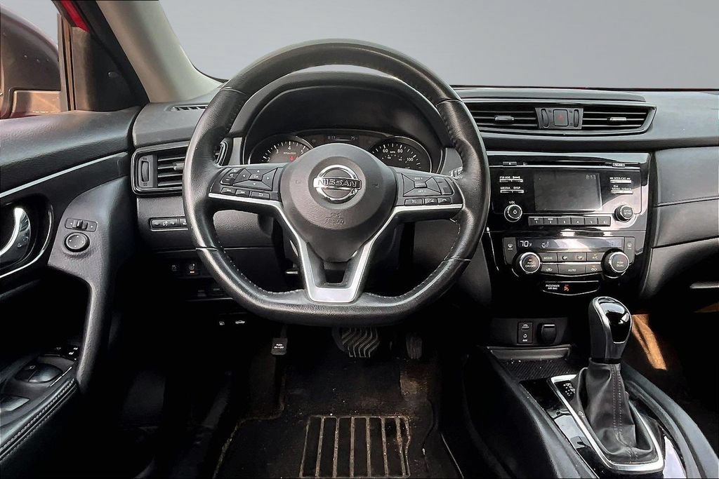 Used 2017 Nissan Rogue SV AWD/4WD image 8