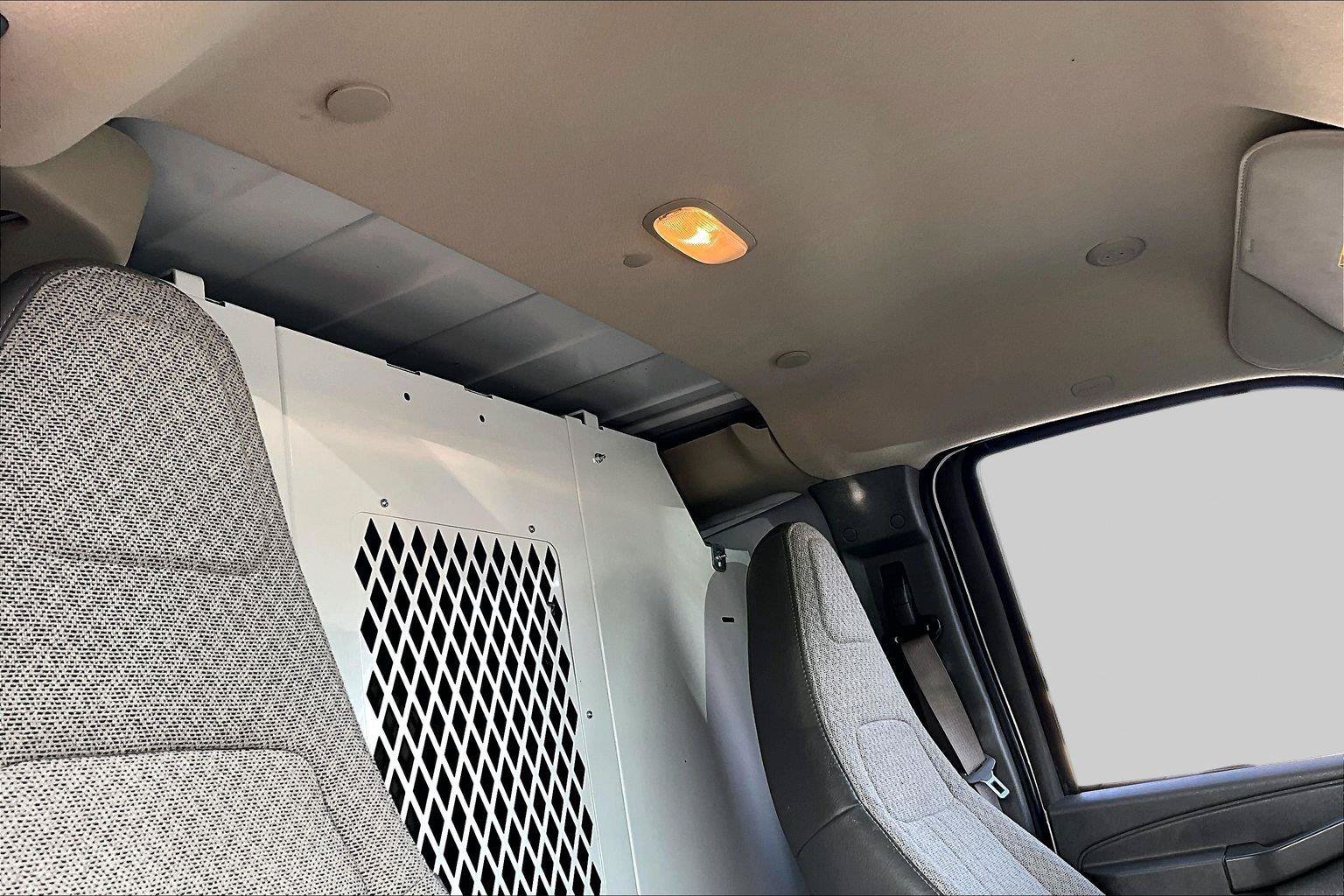 Used 2021 Chevrolet Express 3500 w/ Driver Convenience Package RWD image 27