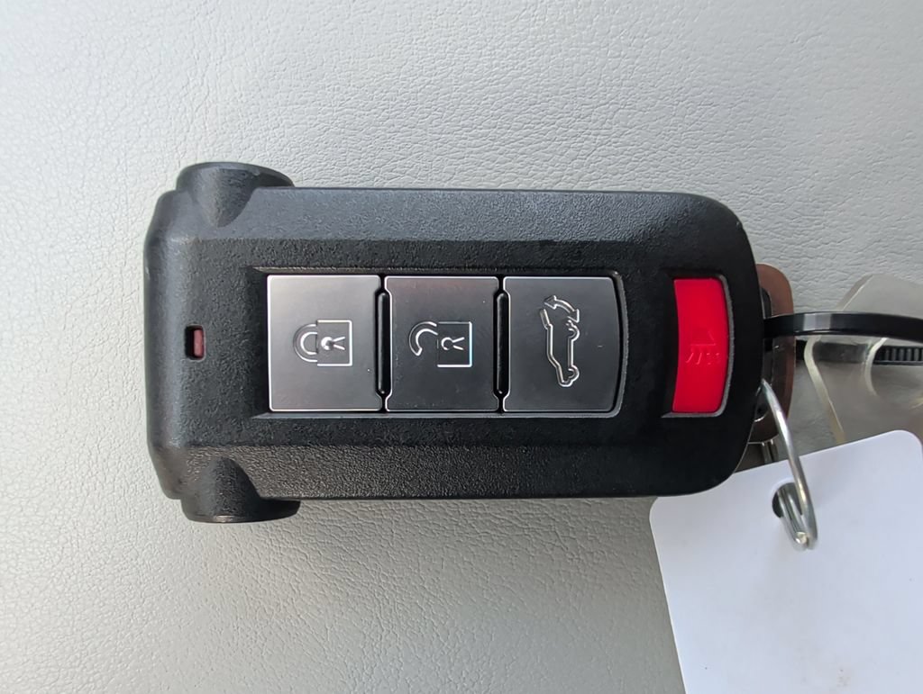 Used 2019 Mitsubishi Outlander SEL AWD/4WD image 19