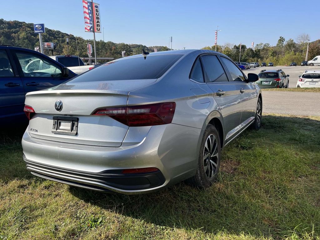 Used 2023 Volkswagen Jetta S image 3