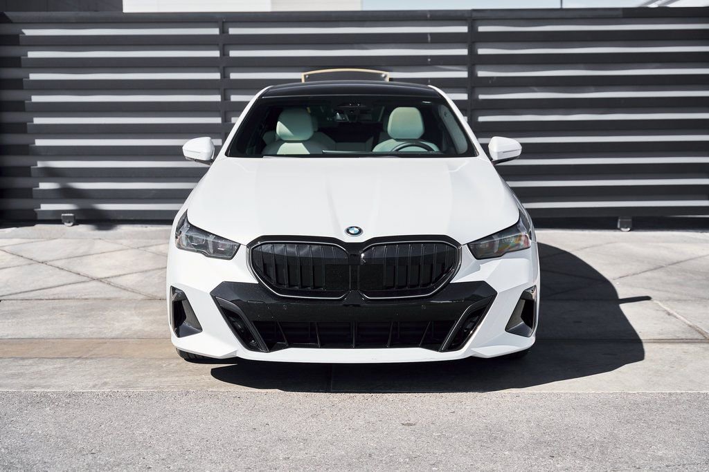 Used 2026 BMW 550e xDrive image 14