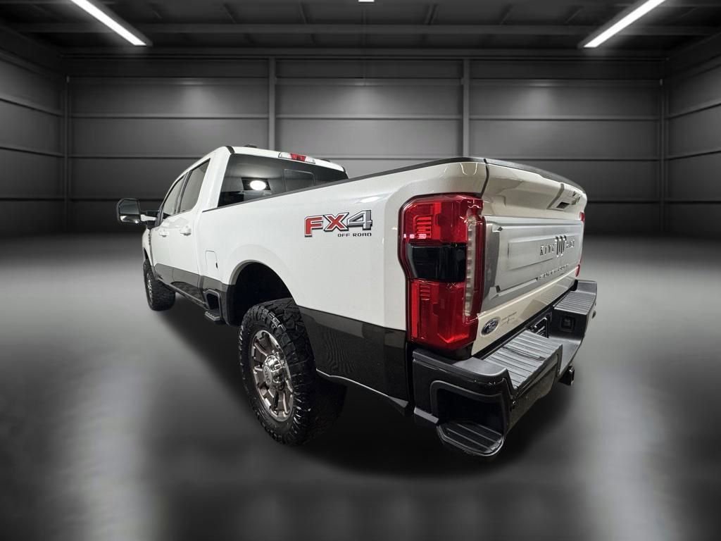 Used 2025 Ford F250 King Ranch w/ FX4 Off-Road Package image 4