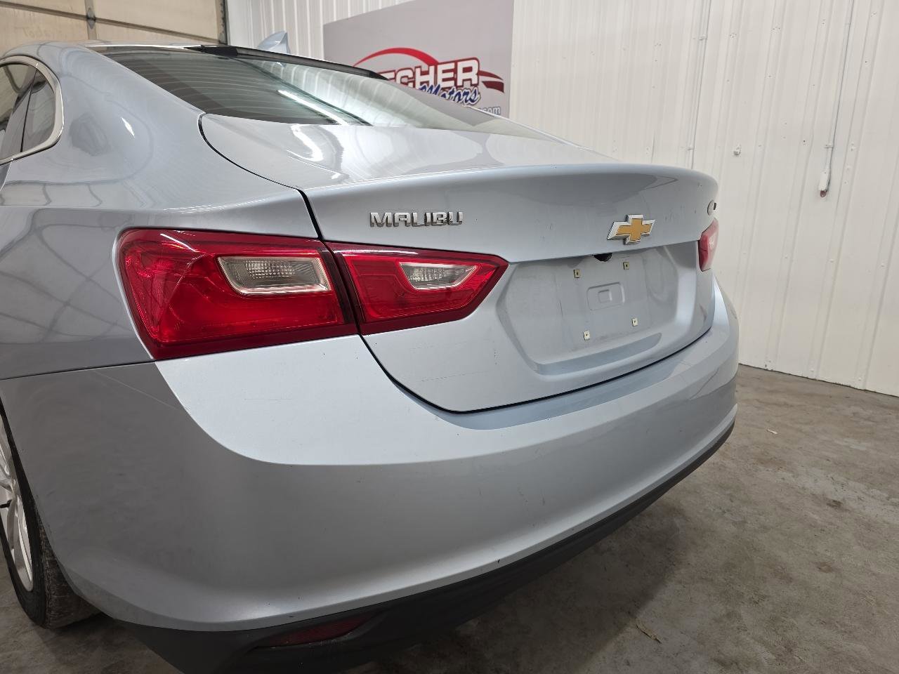 Used 2018 Chevrolet Malibu LT FWD image 15