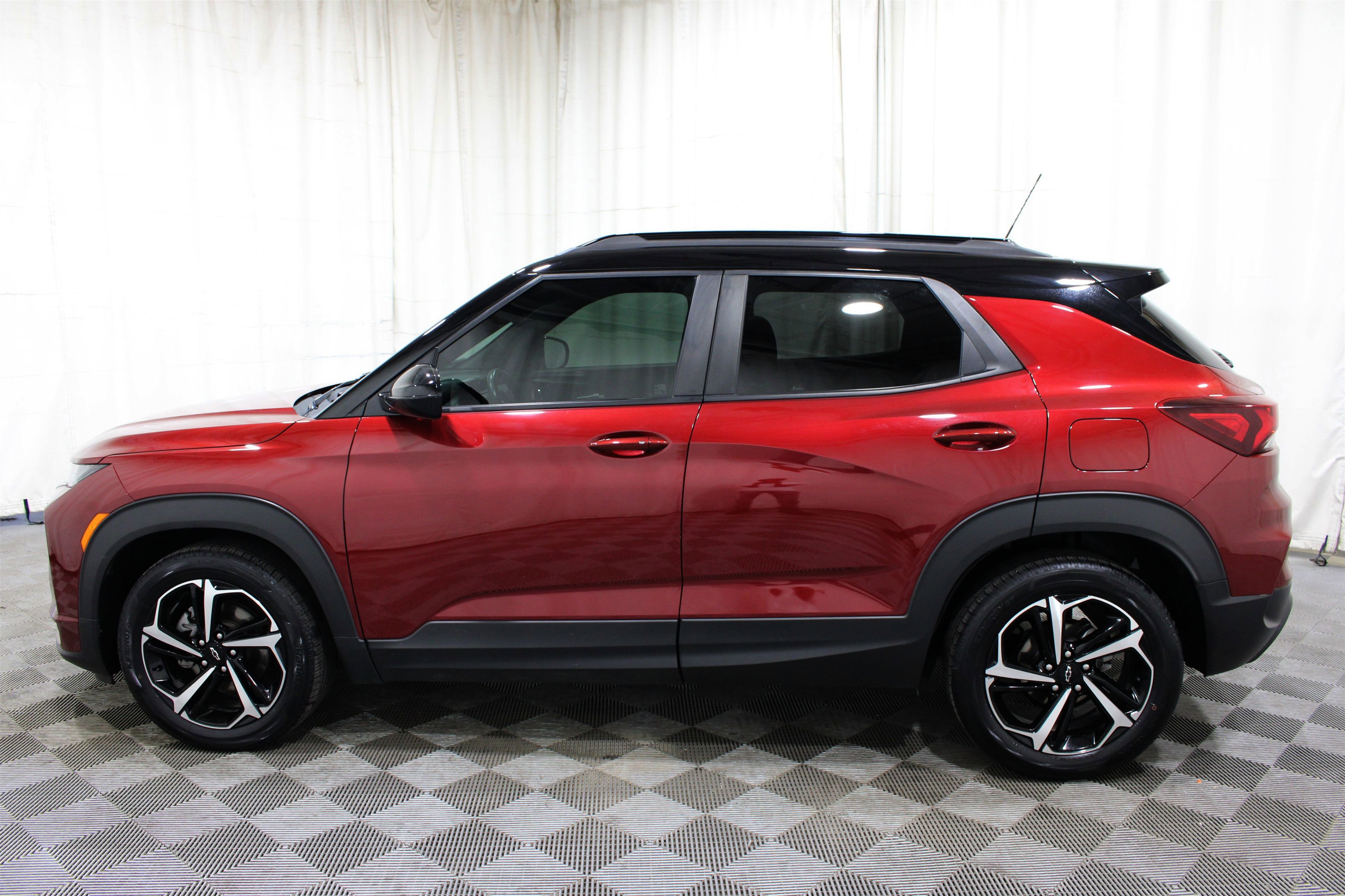 Used 2022 Chevrolet TrailBlazer RS w/ Sun and Liftgate Package image 32