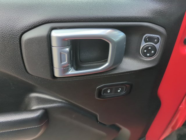 Used 2025 Jeep Wrangler Unlimited Rubicon AWD/4WD image 18