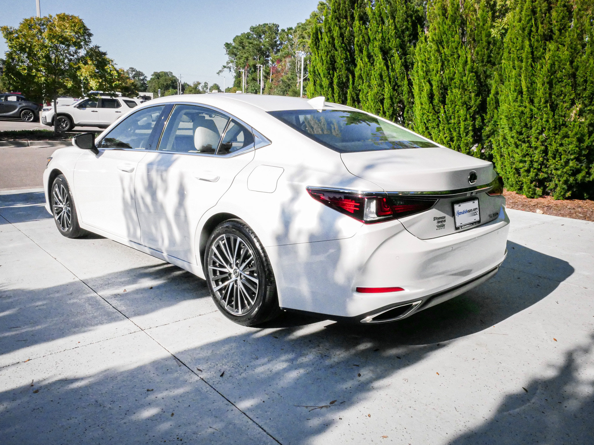 Used 2024 Lexus ES 350 w/ Premium Package FWD image 8