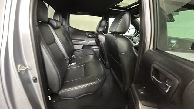 Used 2020 Toyota Tacoma TRD Sport w/ TRD Premium Sport Package AWD/4WD image 29