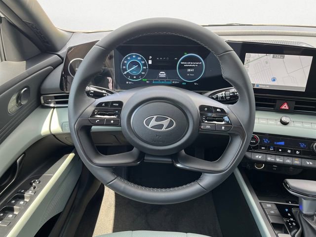 New 2025 Hyundai Elantra Limited image 12