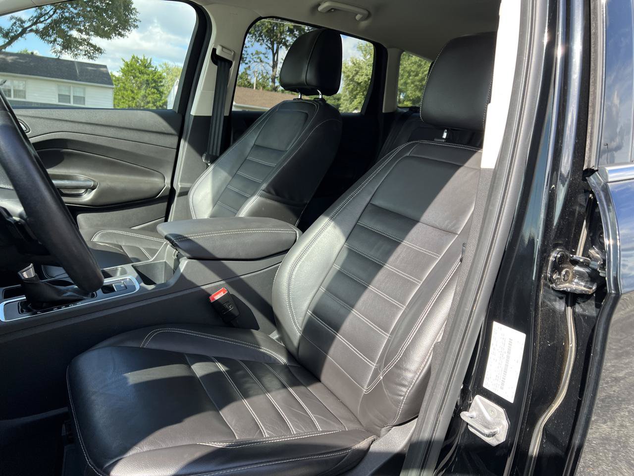 Used 2017 Ford Escape Titanium FWD image 18