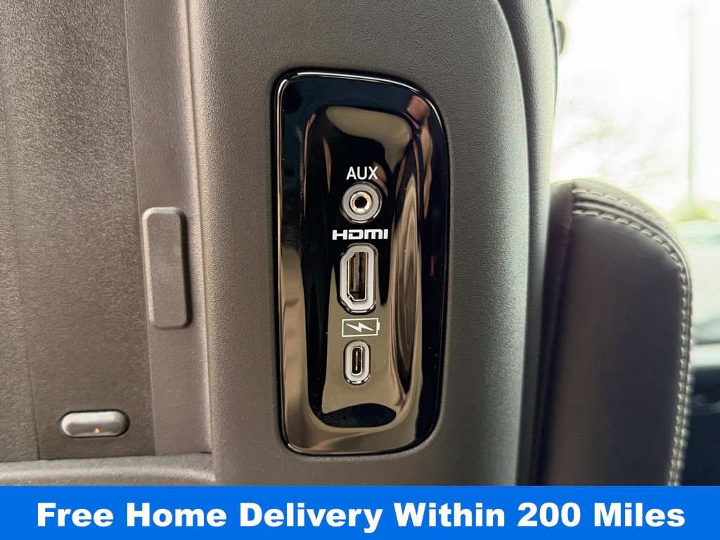 Used 2026 Chrysler Pacifica Select image 35