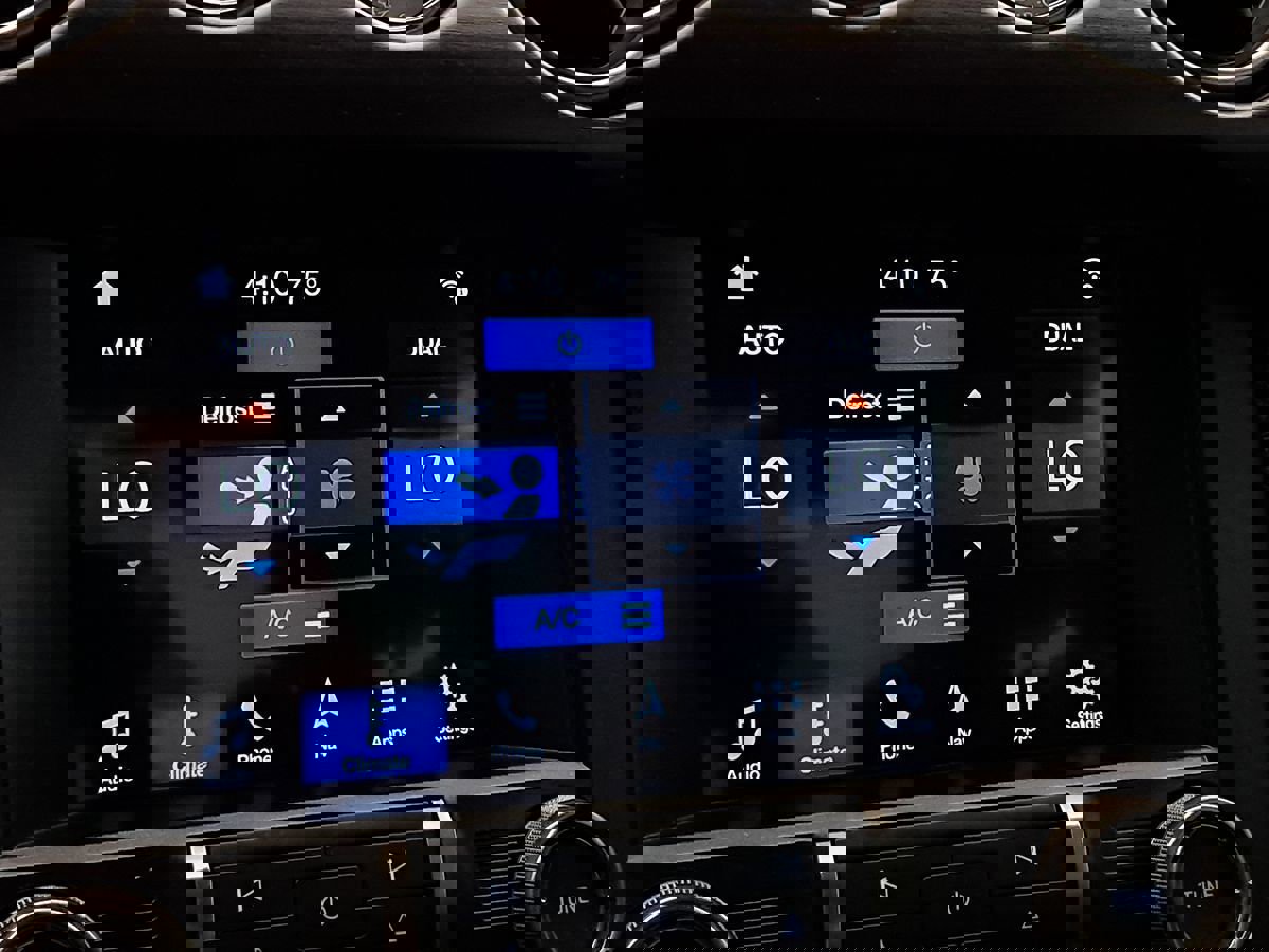 Used 2016 Ford Mustang Shelby GT350 w/ Technology Package image 29