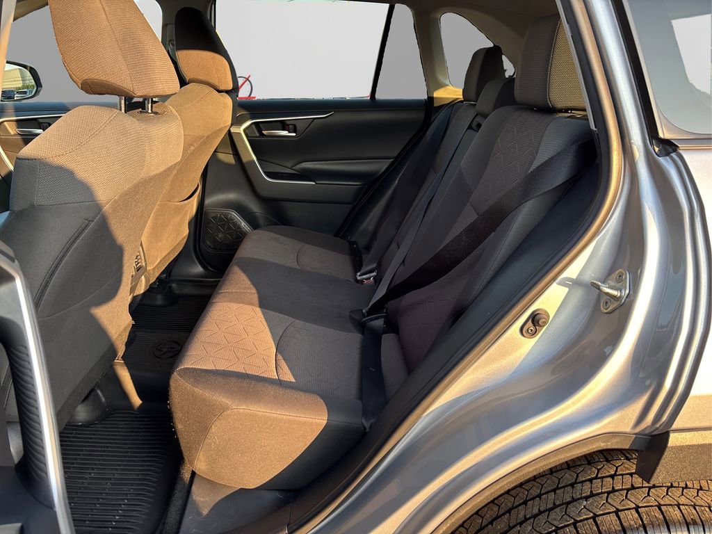 Used 2019 Toyota RAV4 XLE image 10