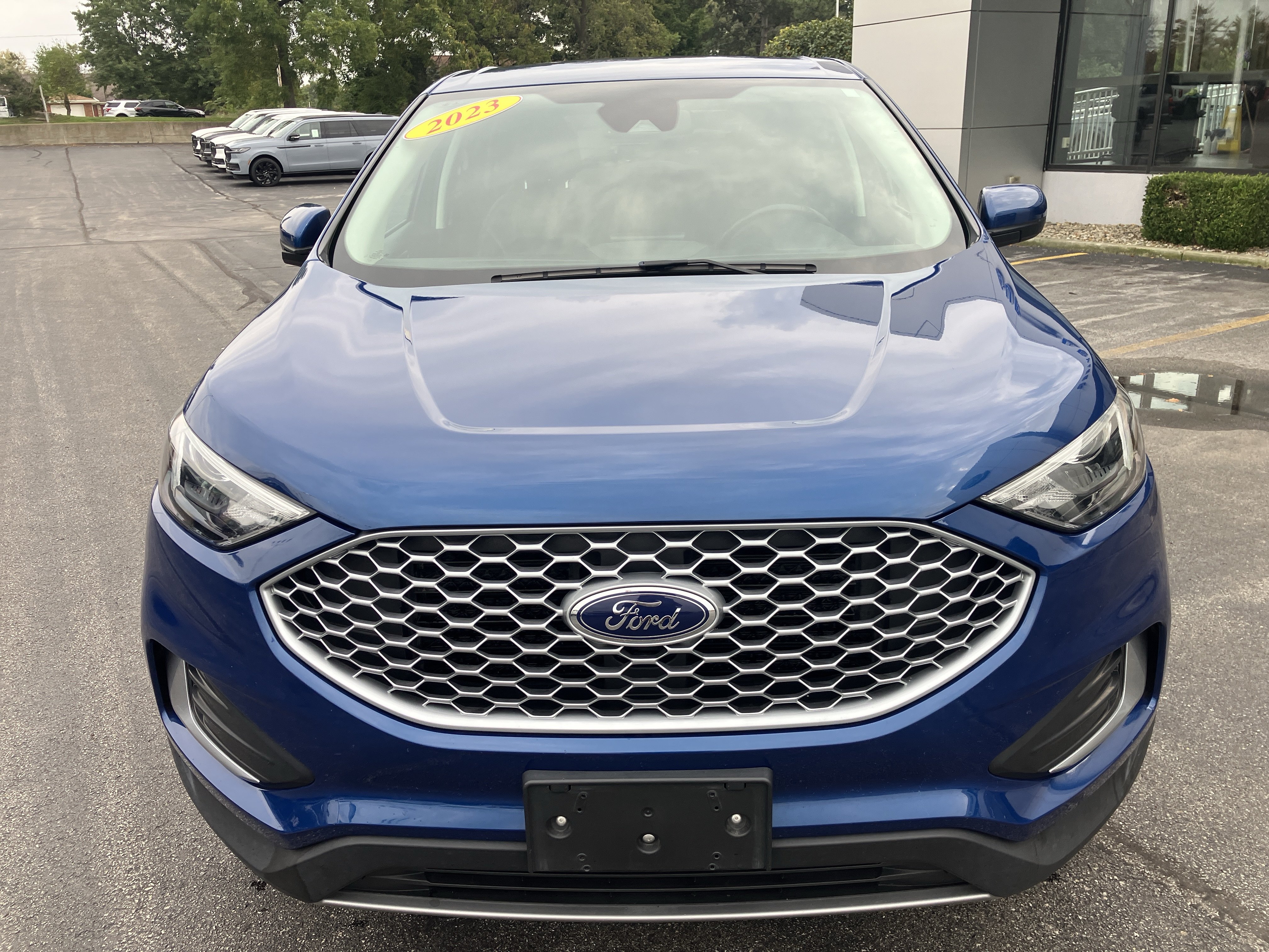 Used 2023 Ford Edge SEL AWD/4WD image 2