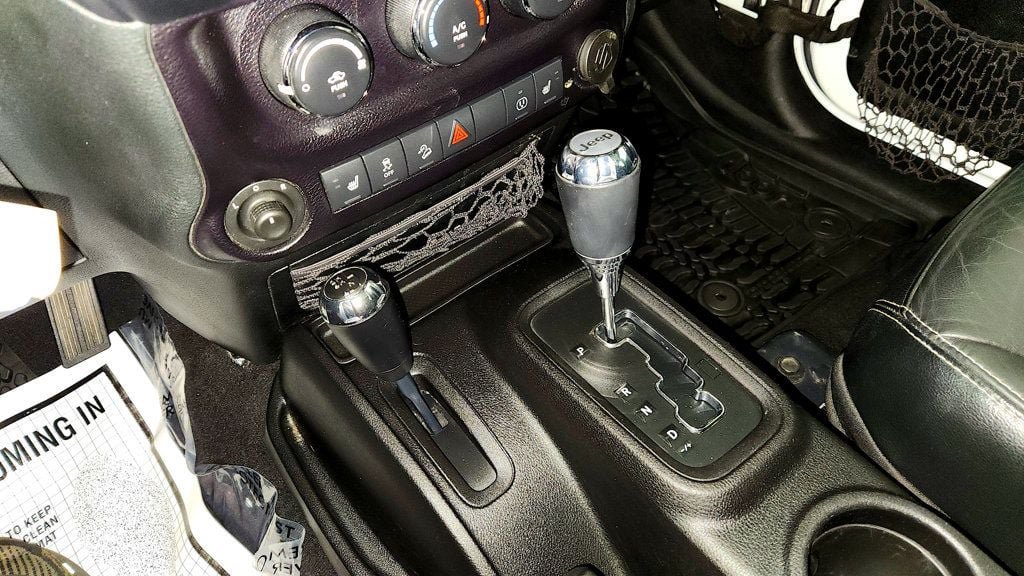 Used 2015 Jeep Wrangler Unlimited Sahara w/ Dual Top Group AWD/4WD image 16